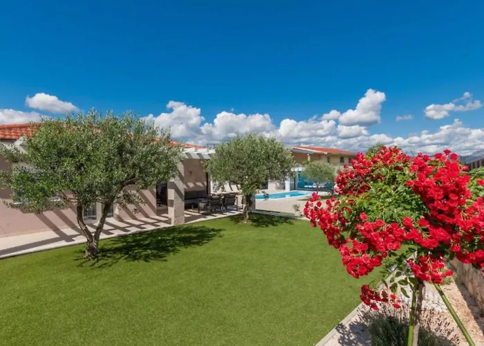Korana With Pool & Jacuzzi Villa Kamenmost