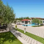 Korana With Pool & Jacuzzi Villa *