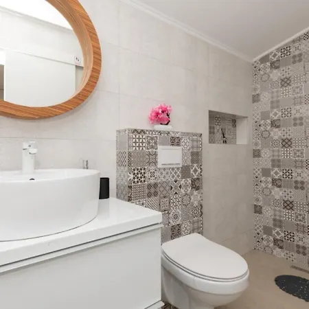 Villa Korana With Heated Pool & Jacuzzi ヴィラ *