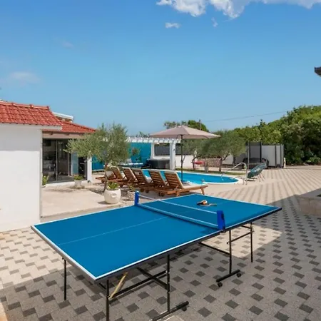 Villa Korana With Heated Pool & Jacuzzi ヴィラ *